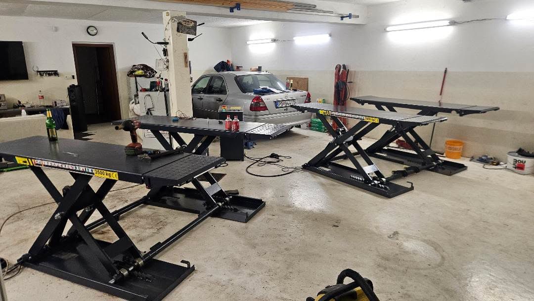 Dielňa s tromi nožnicovými zdvihákmi 3500 kg